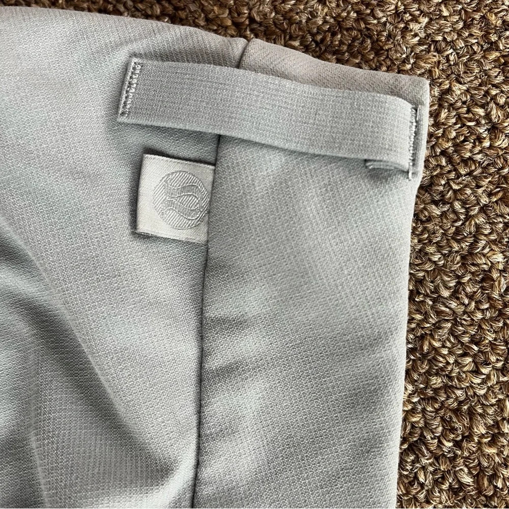 Lululemon Men’s ABC Gray Trouser‎ Pants Size 40